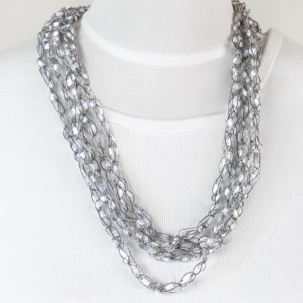 Petite Infinity Scarf Necklace 100 White/Black